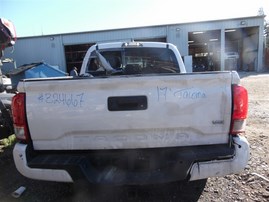 2017 Toyota Tacoma White Crew Cab 3.5L MT 4WD #Z24667